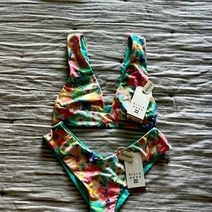 NWT billabong bikini